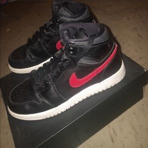 Air Jordan 1 Retro size 4